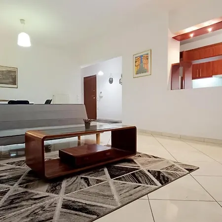 Large 2-bedroom *
